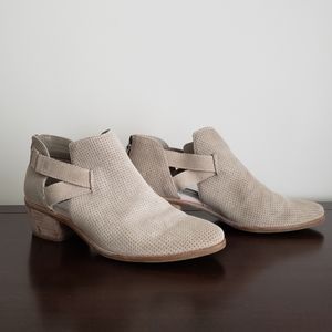Dolce Vita Booties